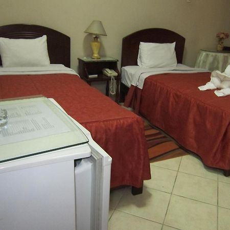 Hotel Suite Plaza Trujillo Extérieur photo