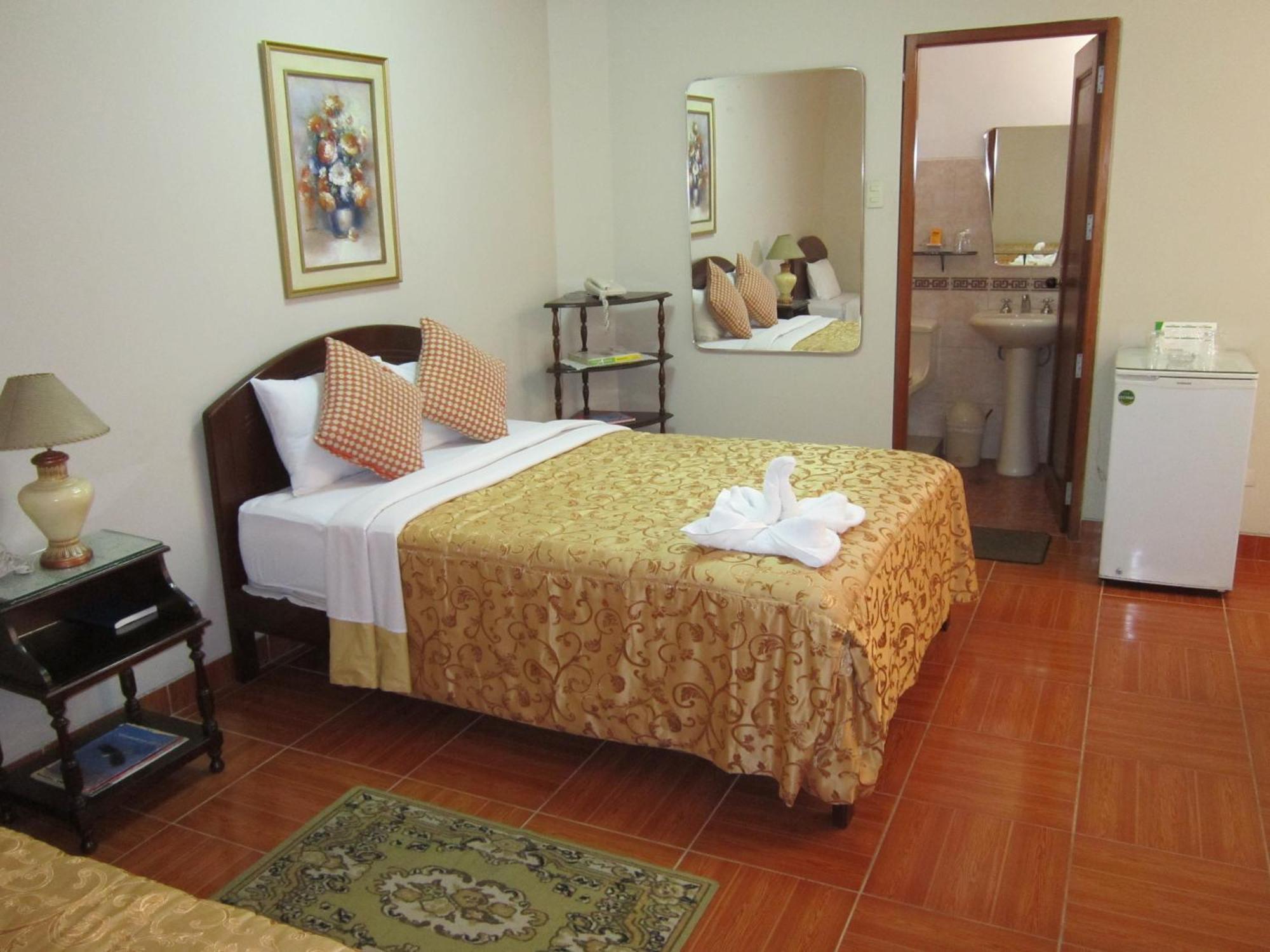 Hotel Suite Plaza Trujillo Extérieur photo