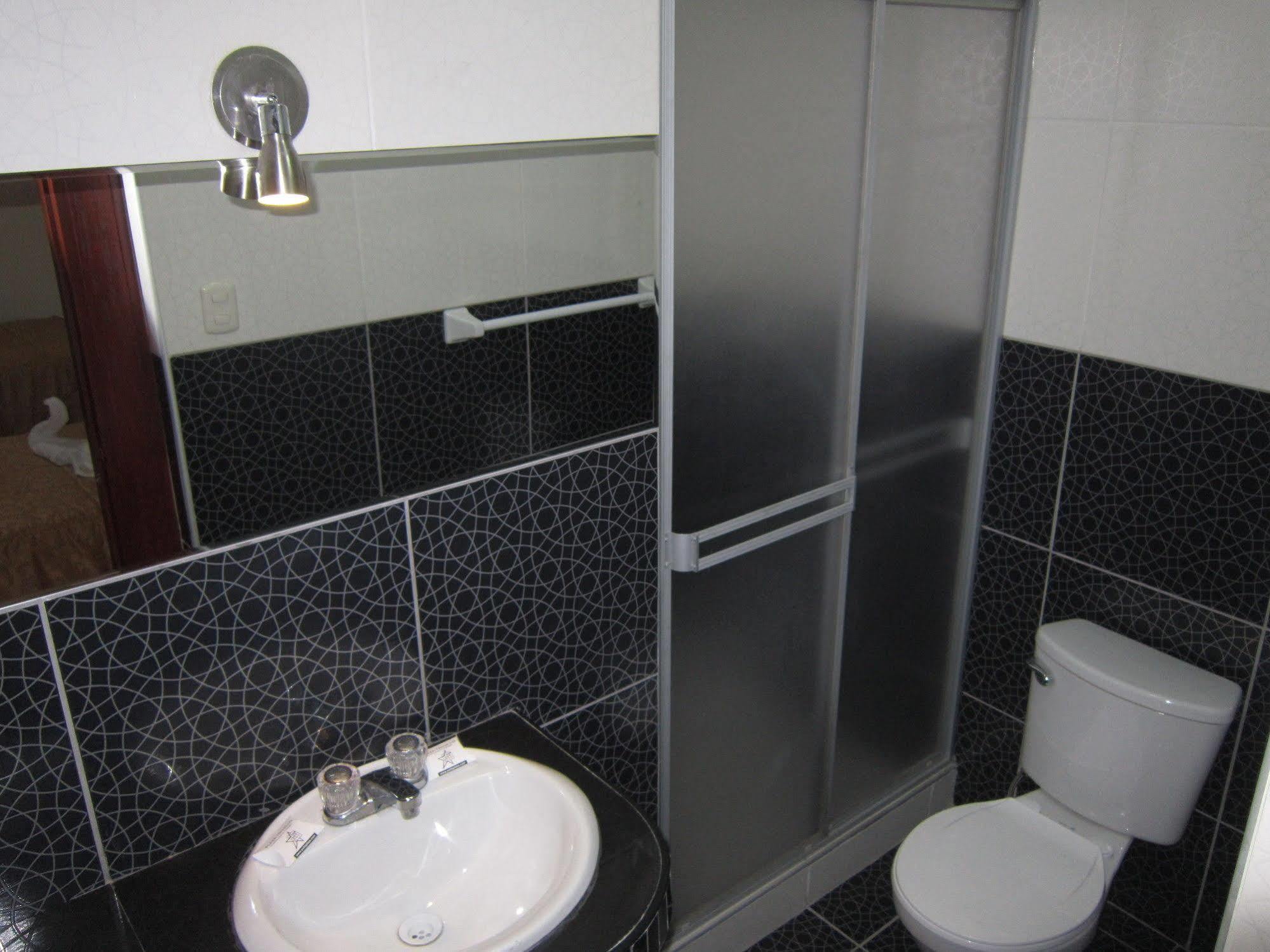 Hotel Suite Plaza Trujillo Extérieur photo